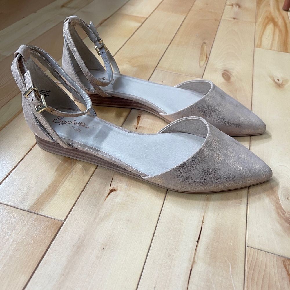 Seychelles Blush Metallic Leather Flats